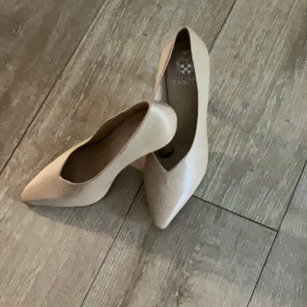 Vince Camuto beige pumps. Never worn. Size 8.5 med